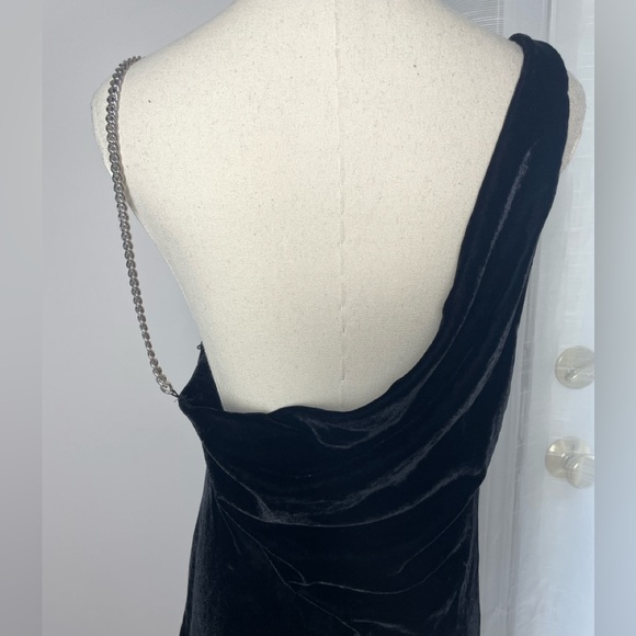 NWT Zara Black Velvet Asymmetric Chain Dress Blogger's Favorite 9274/507 Medium - Picture 10 of 11